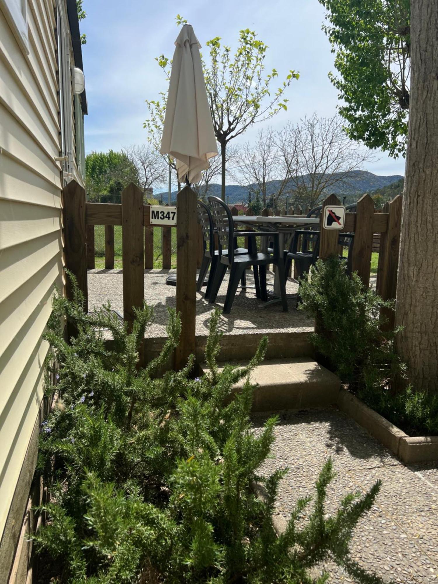 Camping Bungalow El Llac De Banyoles Porqueres Zimmer foto