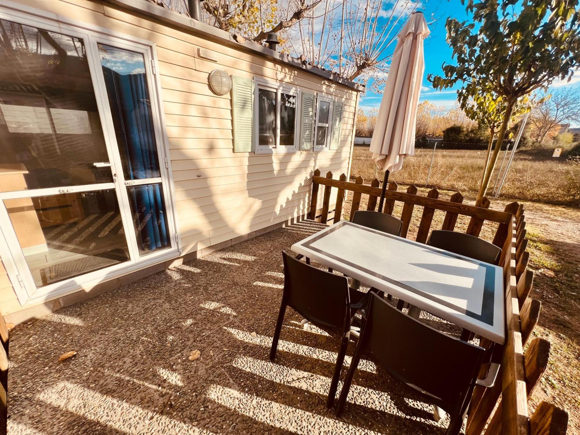 Camping Bungalow El Llac De Banyoles Porqueres Zimmer foto
